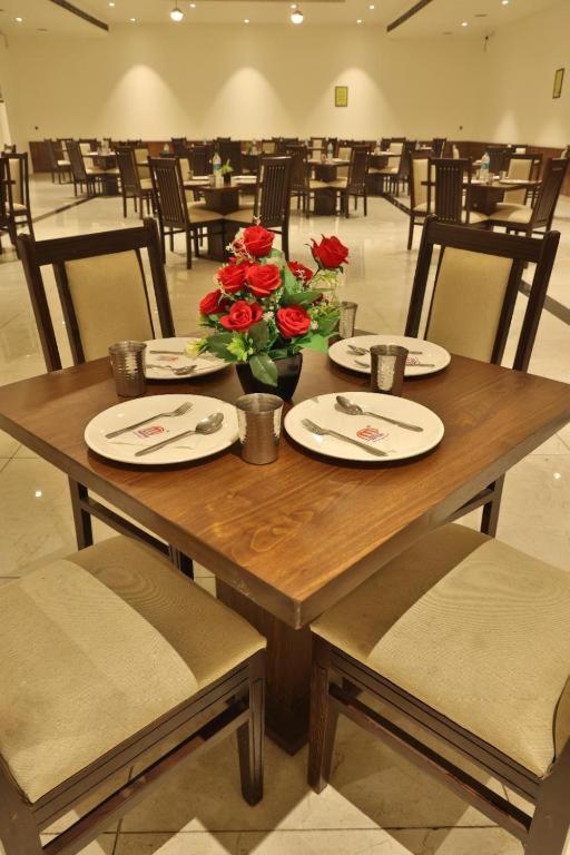 Mannat Haveli Hotel Kurukshetra ภายนอก รูปภาพ