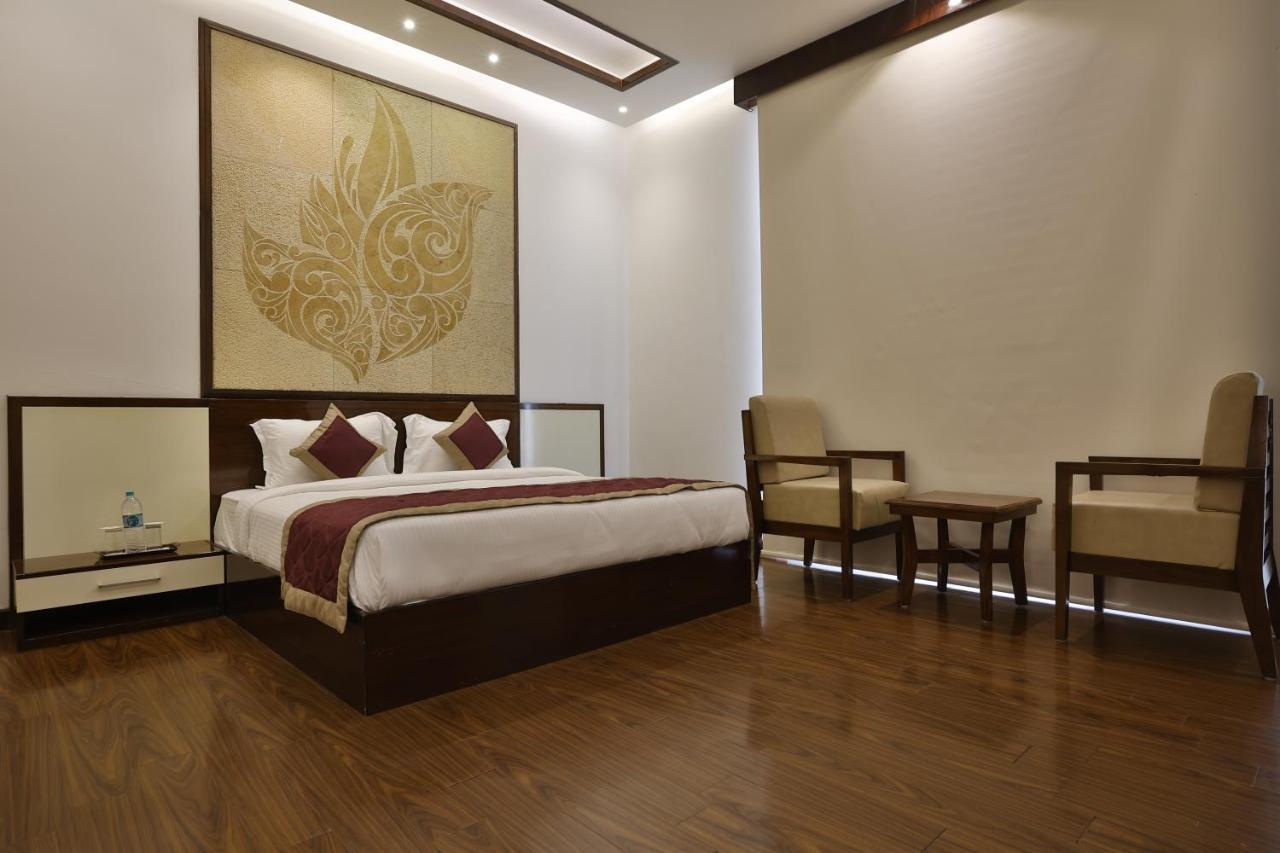 Mannat Haveli Hotel Kurukshetra ภายนอก รูปภาพ