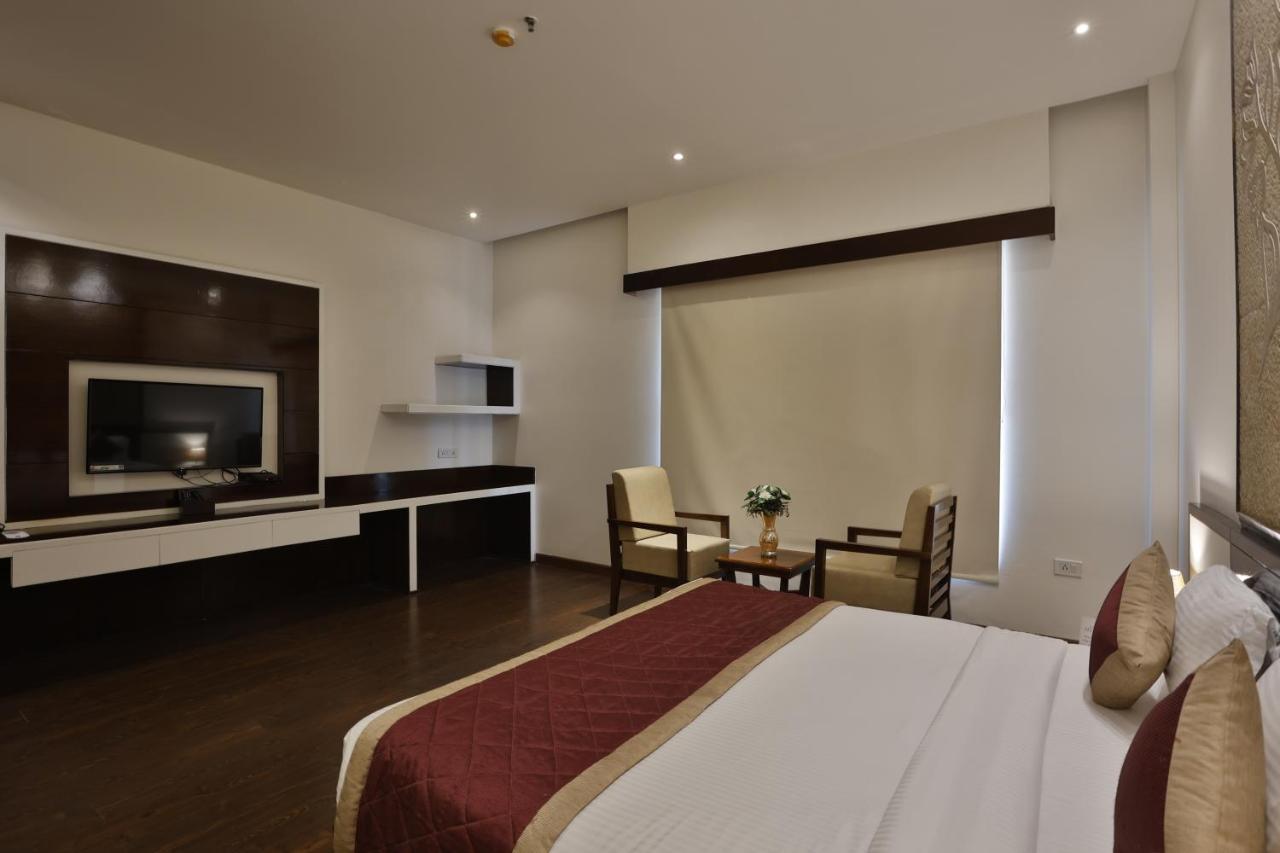 Mannat Haveli Hotel Kurukshetra ภายนอก รูปภาพ